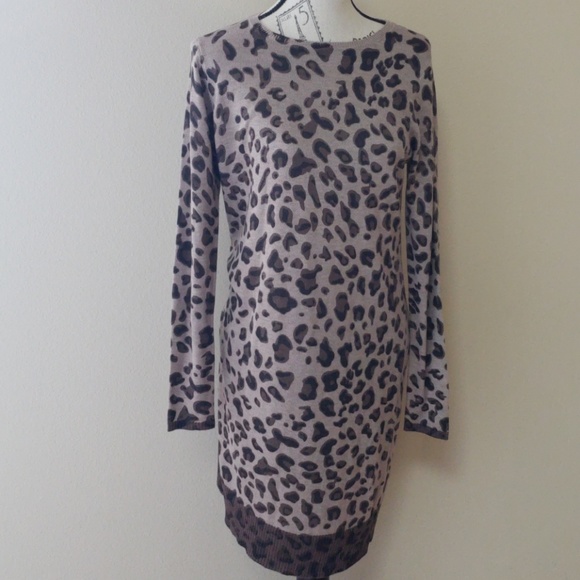 Carmen Marc Valvo Dresses & Skirts - 🌟Carmen Marc Valvo🌟 Cashmere blend dress